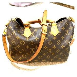 PRICE DROP  Louis Vuitton speedy 30 w long strap